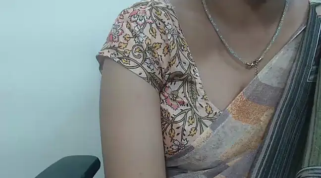 Lovely Siri 23 online show from 27, 1, 2025