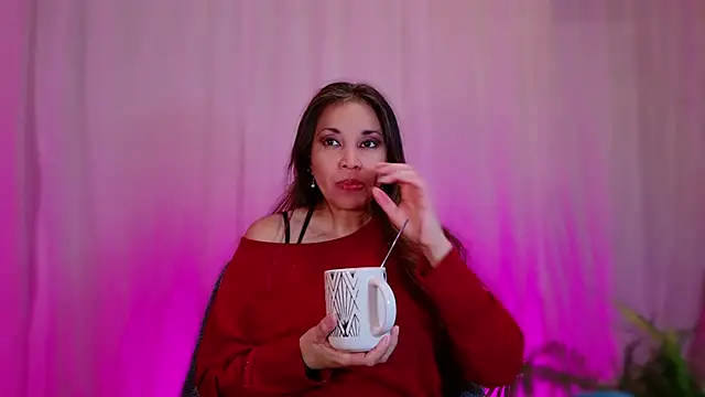 DivineLynn online show from 16, 1, 2025