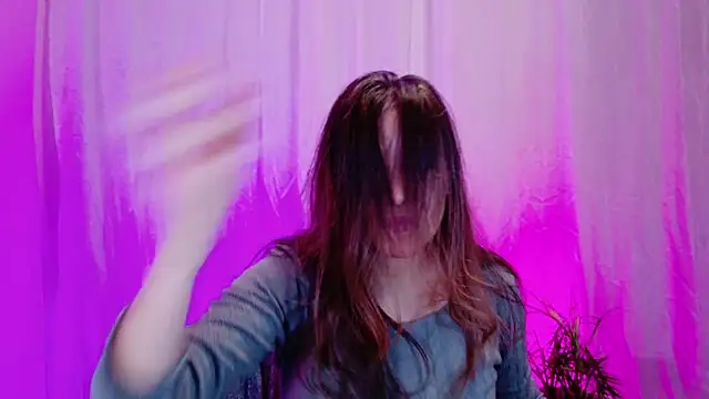 DivineLynn online show from 24, 1, 2025