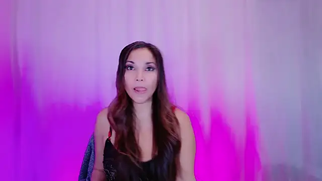 DivineLynn online show from 2, 2, 2025