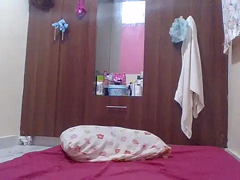 sweet-fancy online show from 4, 10, 2025