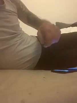 Snapshot of PIercingBoy38 chatting on 1, 3, 2025 PIercingBoy38 online show from 1, 3, 2025