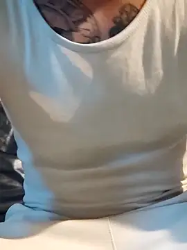 Snapshot of PIercingBoy38 chatting on 8, 9, 2025 PIercingBoy38 online show from 8, 9, 2025