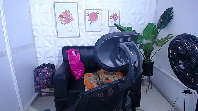 Valentinaa mature online show from 30, 11, 2025