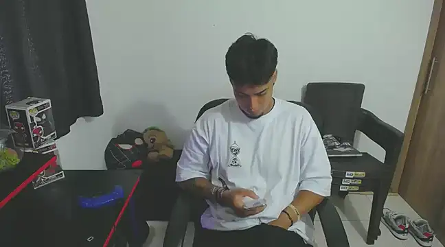 Snapshot of matias_bianco chatting on 15, 2, 2025 matias bianco online show from 15, 2, 2025