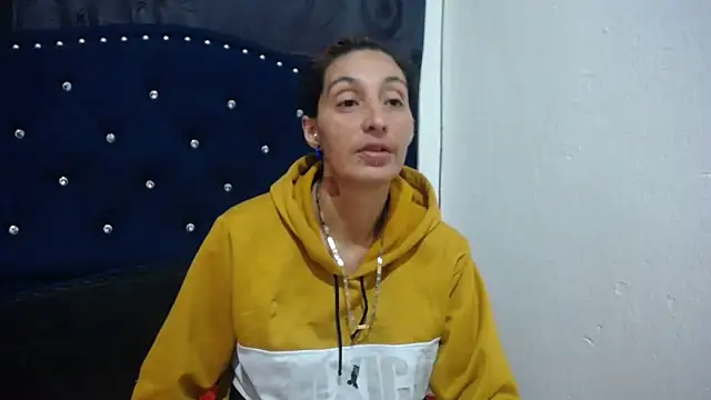 Snapshot of anyu1306 chatting on 24, 12, 2024 anyu1306 online show from 24, 12, 2024