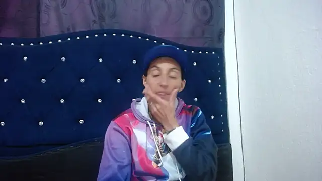 Snapshot of anyu1306 chatting on 28, 12, 2024 anyu1306 online show from 28, 12, 2024