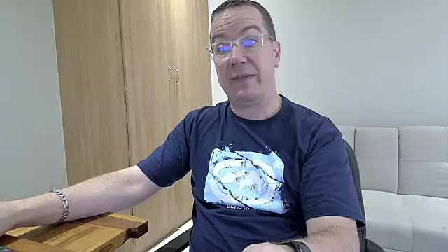 BrettJ81 online show from 16, 12, 2025