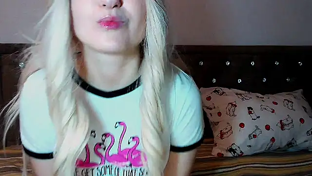 Sara4uu online show from 15, 9, 2025