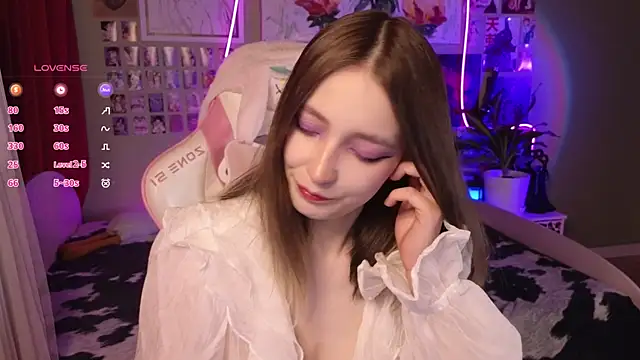 Snapshot of Evie_Ro chatting on 2, 5, 2026 Evie Ro online show from 2, 5, 2026