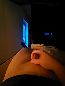 Snapshot of eigude10 chatting on 9, 11, 2025 eigude10 online show from 9, 11, 2025