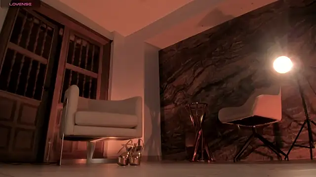 AmyArmstrong online show from 23, 3, 2025