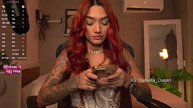 Snapshot of DaniDusan_ chatting on 5, 12, 2024 DaniDusan online show from 5, 12, 2024