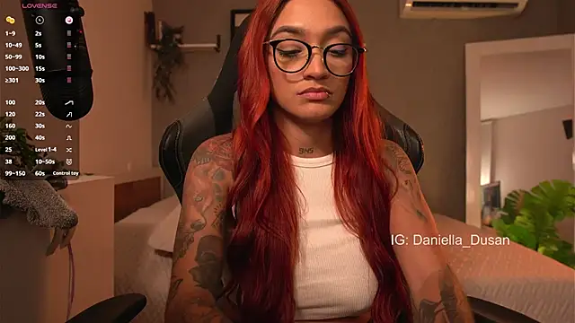 Snapshot of DaniDusan_ chatting on 7, 12, 2024 DaniDusan online show from 7, 12, 2024