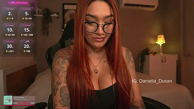 Snapshot of DaniDusan_ chatting on 2, 2, 2025 DaniDusan online show from 2, 2, 2025