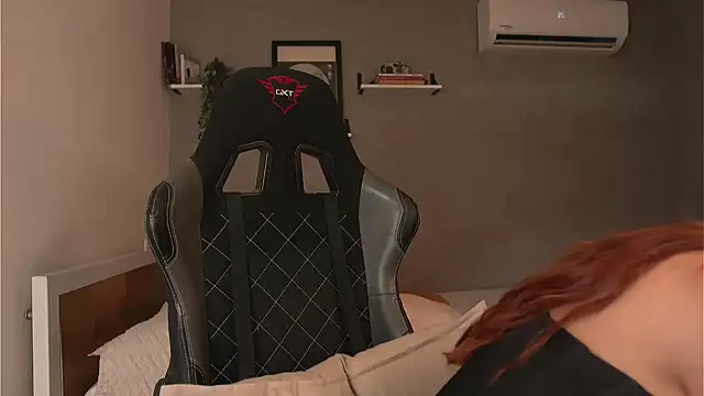 Snapshot of DaniDusan_ chatting on 9, 3, 2025 DaniDusan online show from 9, 3, 2025