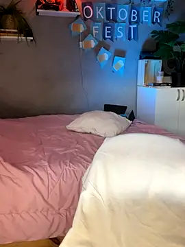 Snapshot of DaniDusan_ chatting on 22, 9, 2025 DaniDusan online show from 22, 9, 2025