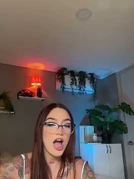 Snapshot of DaniDusan_ chatting on 2, 10, 2025 DaniDusan online show from 2, 10, 2025