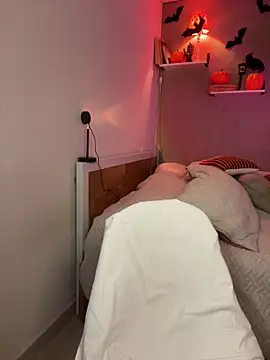 Snapshot of DaniDusan_ chatting on 17, 10, 2025 DaniDusan online show from 17, 10, 2025