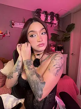 Snapshot of DaniDusan_ chatting on 14, 12, 2025 DaniDusan online show from 14, 12, 2025