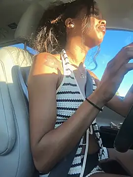 mismialove online show from 15, 4, 2026